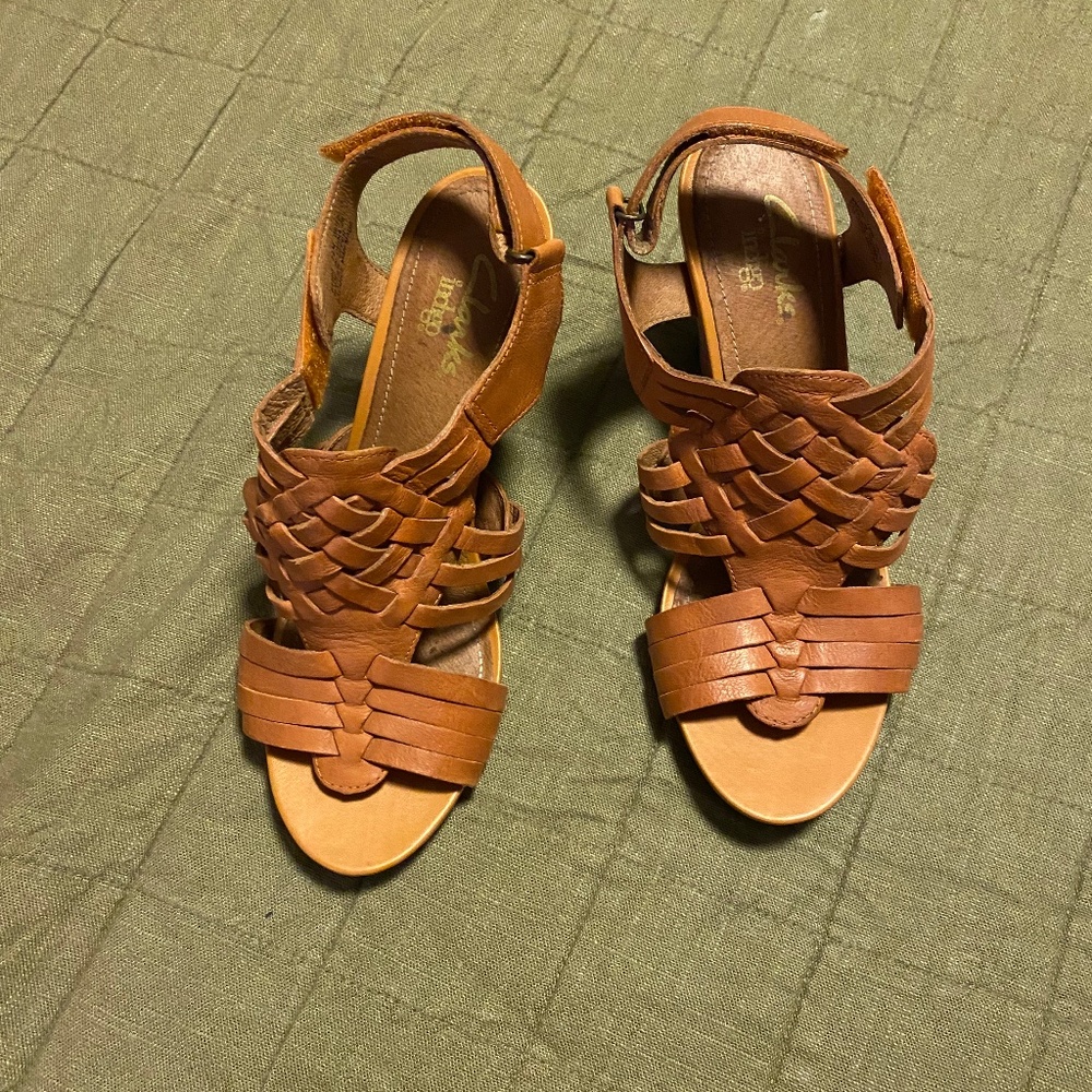 Clarks Indigo clog sandals